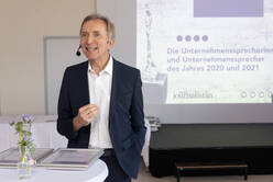Unternehmenssprecherinnen und Unternehmenssprecher des Jahres 2020/2021 | eSeL.at - Lorenz Seidler