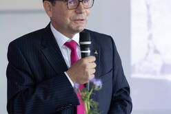 Unternehmenssprecherinnen und Unternehmenssprecher des Jahres 2020/2021 | eSeL.at - Lorenz Seidler