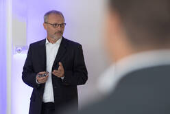 Unternehmenssprecherinnen und Unternehmenssprecher des Jahres 2020/2021 | eSeL.at - Lorenz Seidler