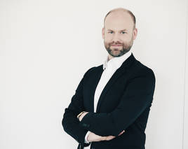 Michael Fischer trommelt für We Share