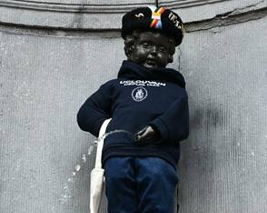 Manneken Pis wird Student