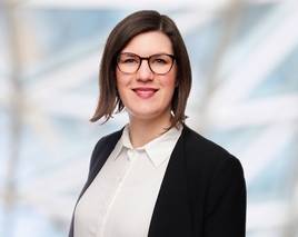 Hill+Knowlton angelt sich Melanie Praschmo