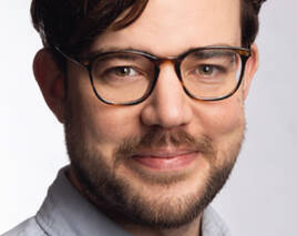 Jakob Rondthaler trägt die Stimmen der Leser in die Redaktion