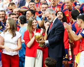Spaniens König feiert WM-Triumph mit der Nationalmannschaft