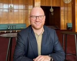 Patrick Schwalger spricht für Oper Leipzig