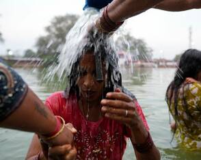 Rituelles Bad in Nordindien