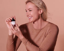 „Madame“-Chefredakteurin Petra Winter verkauft jetzt Kosmetik – und modelt selbst dafür